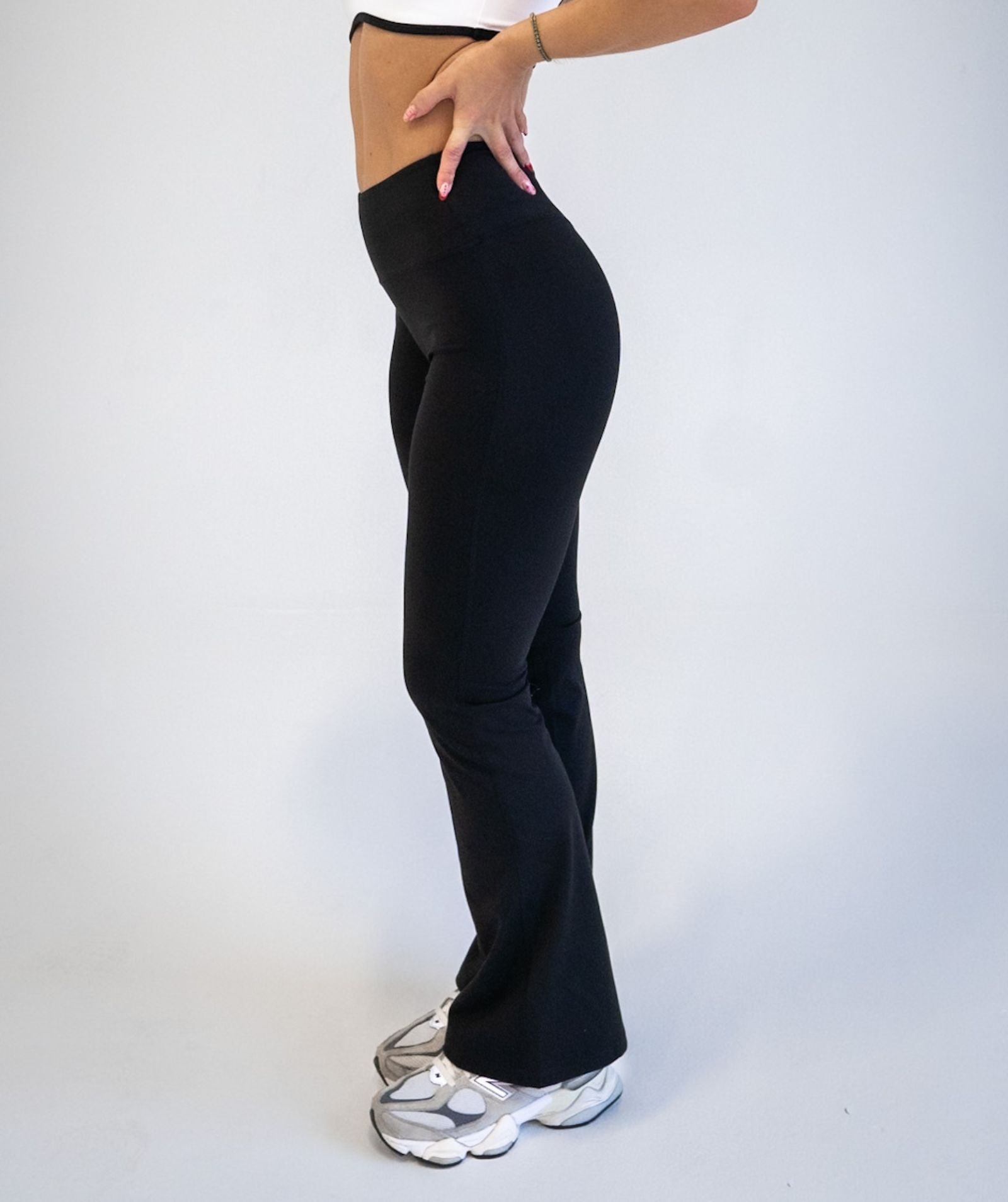 Day Flare Leggings Short (Black)