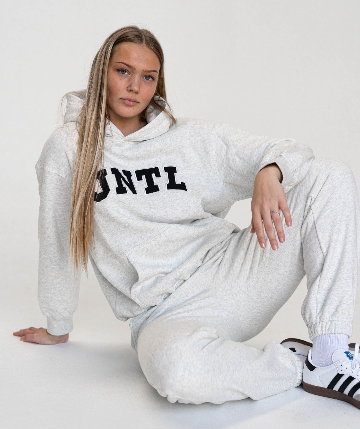 JNTL Oversized Hoodie (Light Grey)