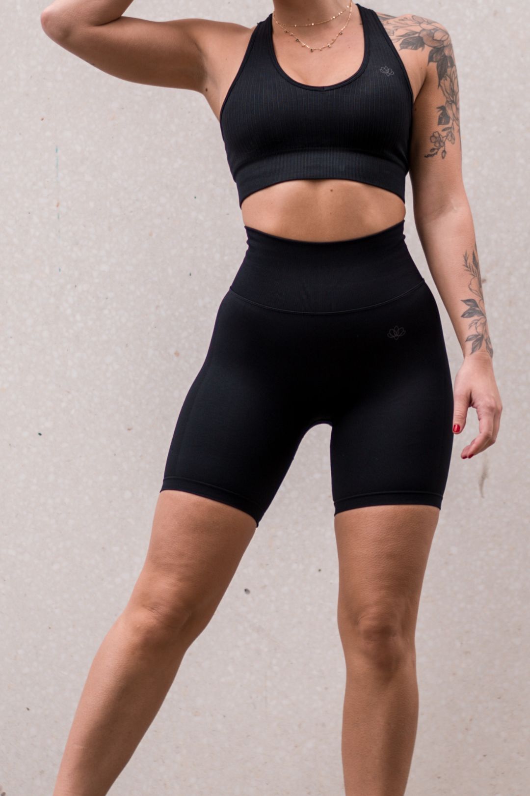 Energy Scrunch Shorts (Black)